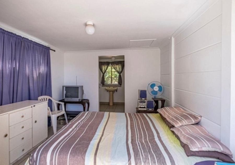5 Bedroom Property for Sale in Vanes Estate Eastern Cape